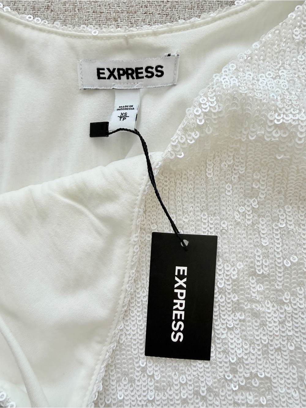 🤍 EXPRESS White Sparkly Sequin Cami Tank Top XS - Picture 11 of 12